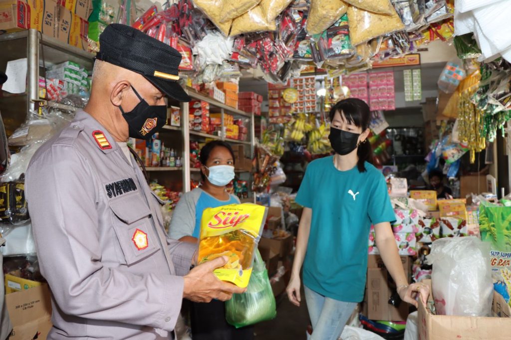 Jelang Ramadhan,  Polsek Tanjungpinang Timur Sidak Harga Sembako Di Pasar Bincen