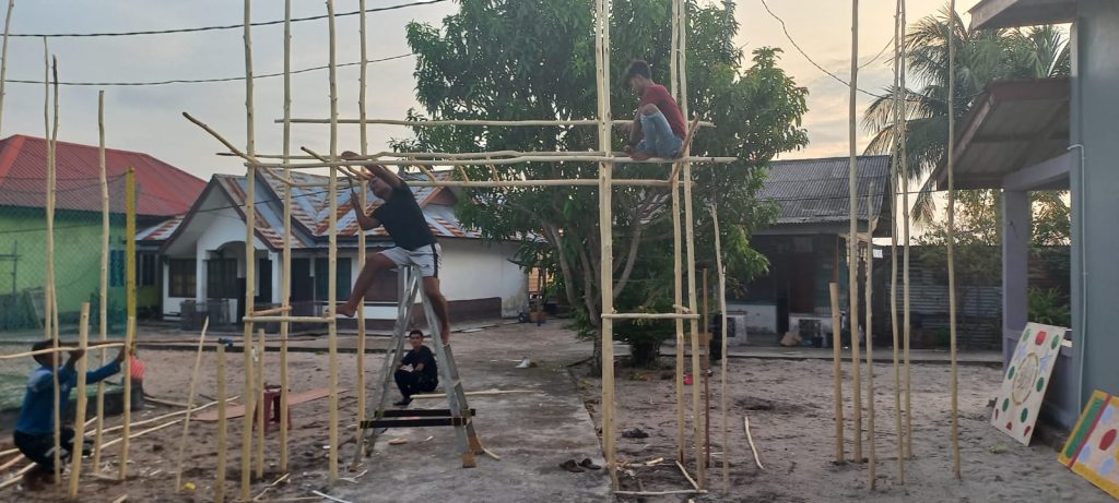 Malam Tujuh Likur, Delapan Cahaya Terangi Gerbang Desa Busung Panjang