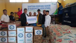 BPJS Ketenagakerjaan Serahkan Bantuan Kepada Korban Banjir di Aceh Utara