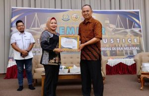 Ketua DPRD Kota Tanjungpinang Hj. Yuniarni Pustoko Weni, SH Hadiri Seminar Restorative Justice