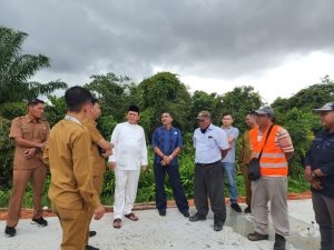 Gubernur Kepri Tinjau Proyek Pembangunan Pedestrian dan Penataan Median Jalan Bandara RHF