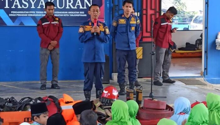 Damkar Tanjungpinang Sosilisasi dan Edukasi Kepada Anak TK RA Al Uswah